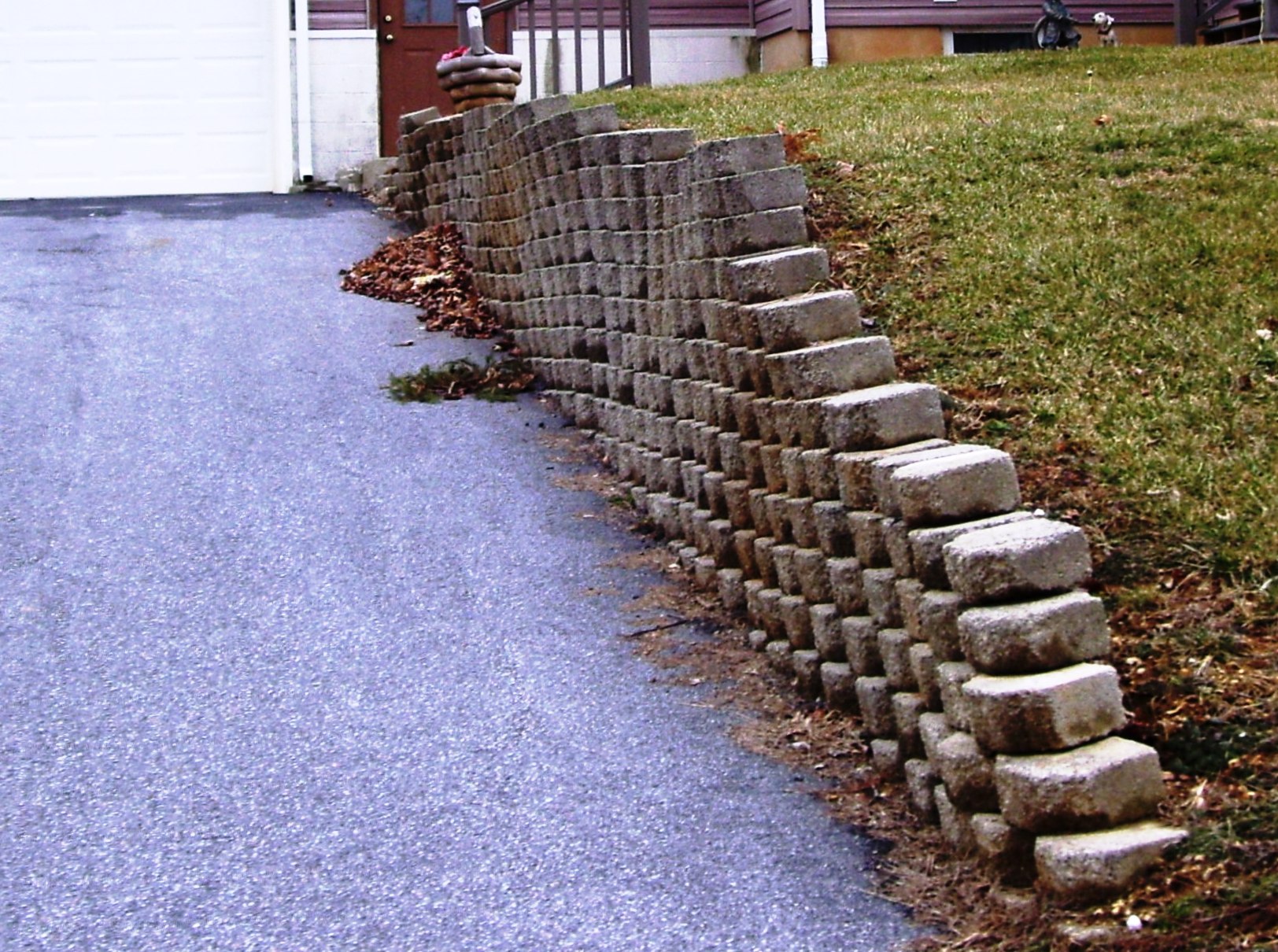 leaning retaining wall in Sydney leaning retaining wall in Sydney